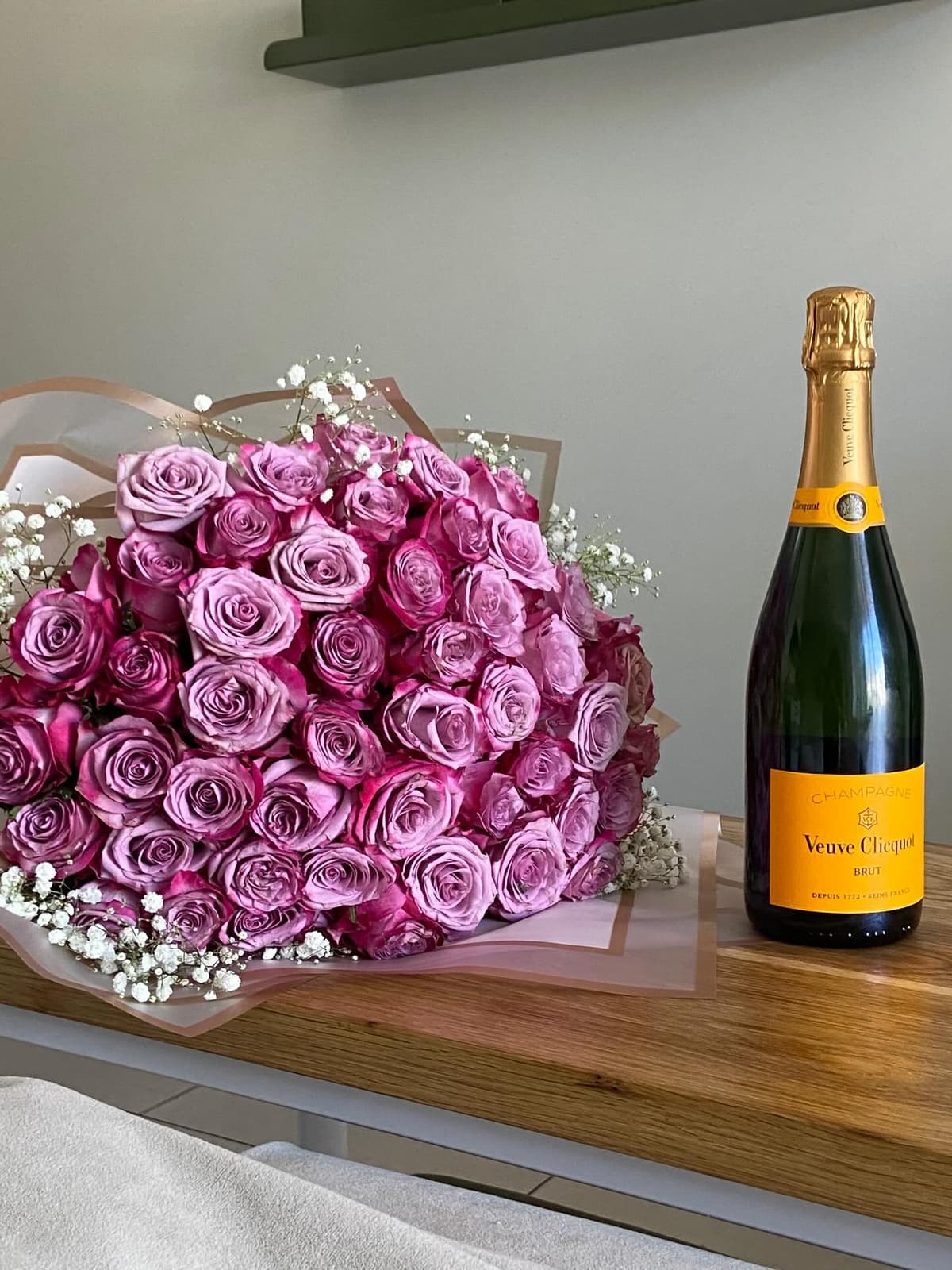 Crystal Kiss Package - Gift hampers Kenya, Nairobi CBD | Whispers Floral Gifts